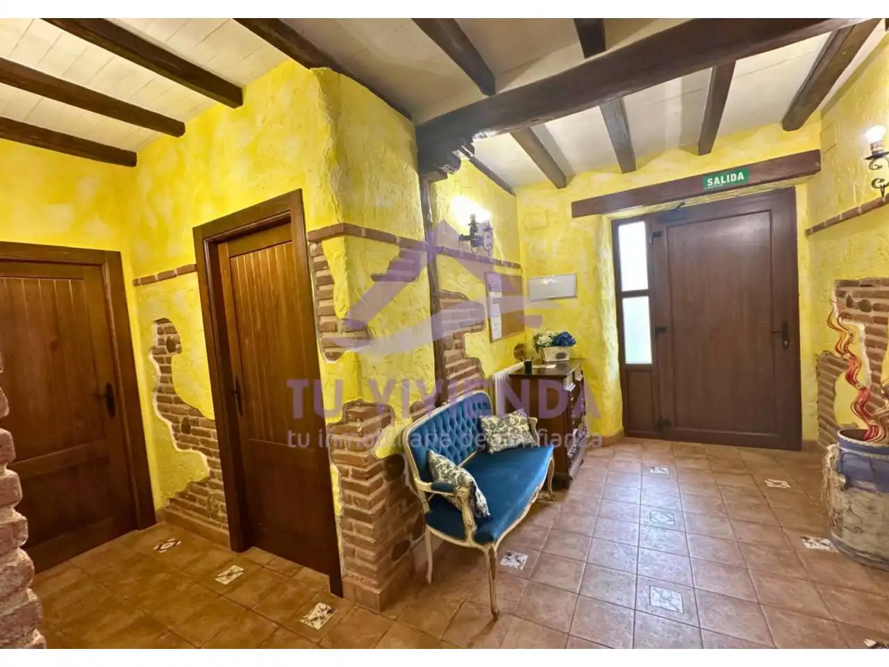 Casa o chalet en venta en Bustillo de la Vega con Jardín privado, Piscina y Amueblado