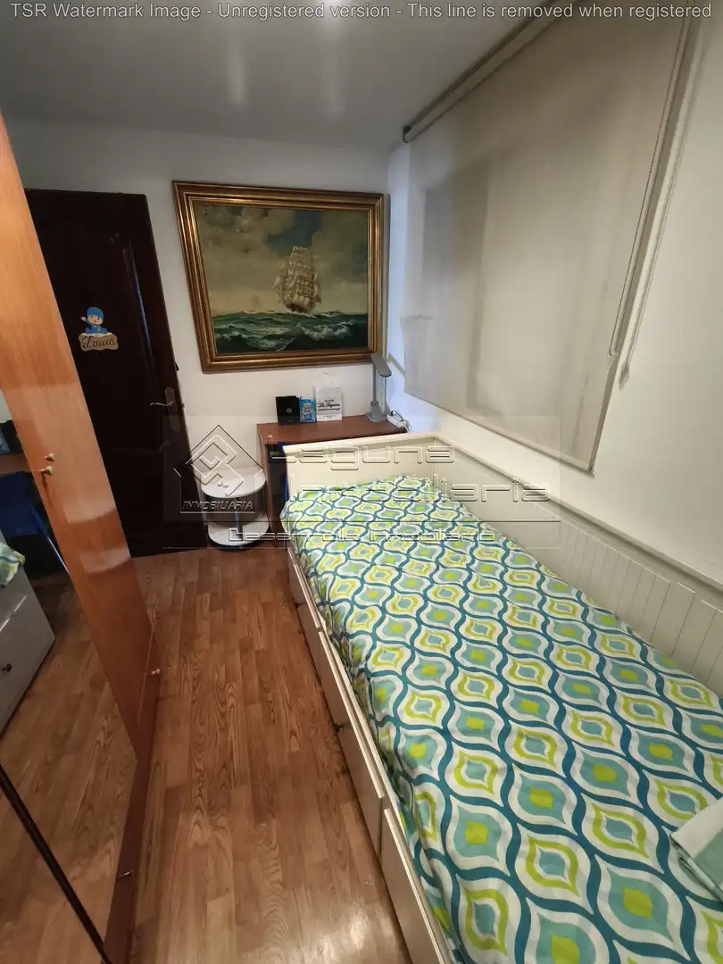 Habitación de Piso en venta en Cádiz con Aire acondicionado, Terraza y Piscina comunitaria