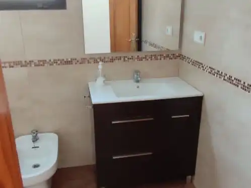 Badezimmer von Wohnung zur Miete in Gandia mit Terrasse