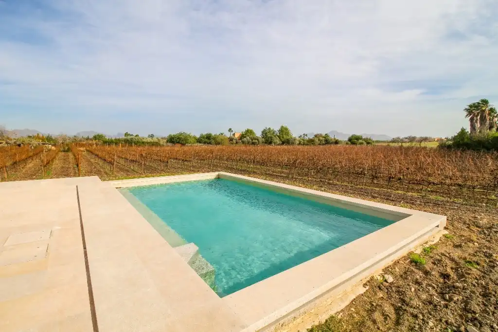 Piscina de Finca rústica en venda en Alcúdia amb Aire condicionat, Calefacció i Jardí privat