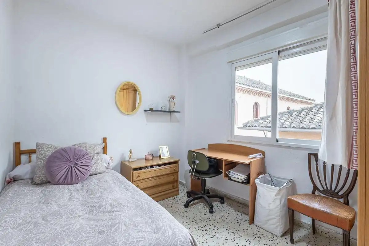 Habitación de Piso en venta en Granada con Amueblado y Balcón