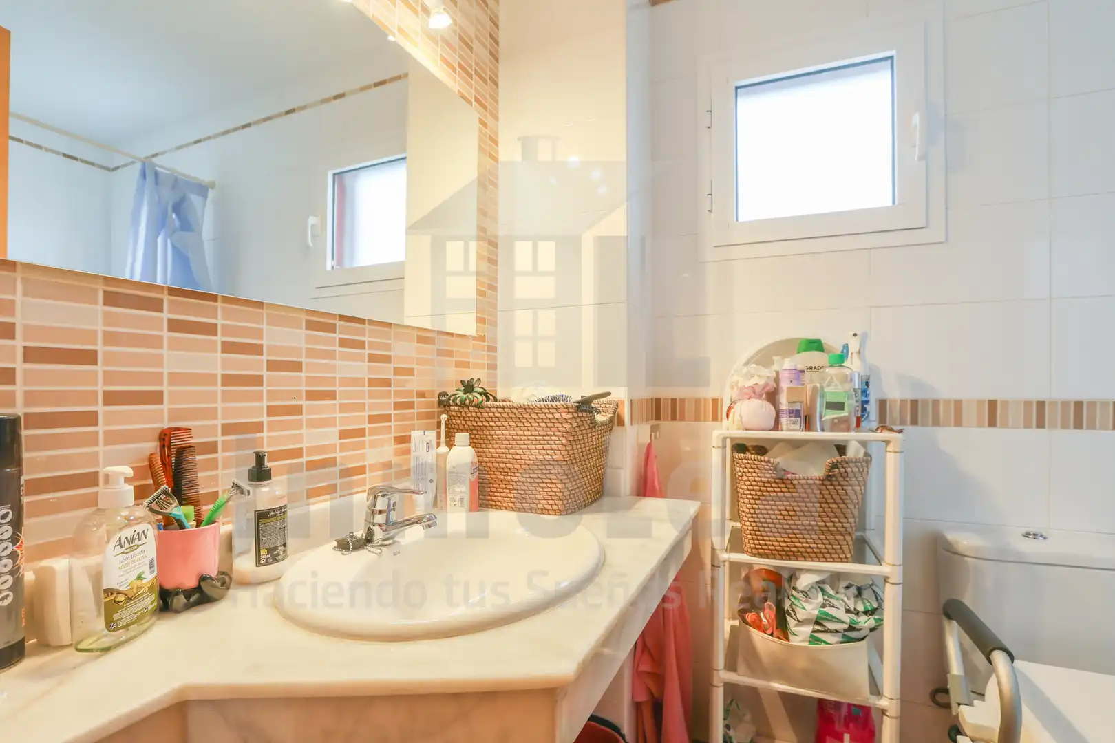 Bathroom of Detached homes for sale in Huévar del Aljarafe  with Air Conditioner, Private garden and Terrace