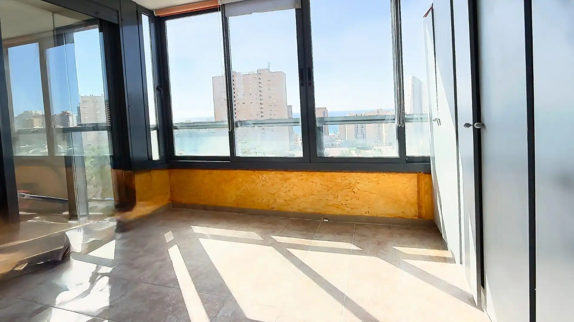 Terrassa de Pis en venda en Benidorm amb Aire condicionat, Jardí privat i Terrassa