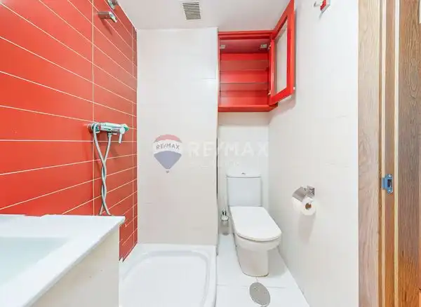 Baño de Piso en venta en Vigo  con Calefacción y Trastero