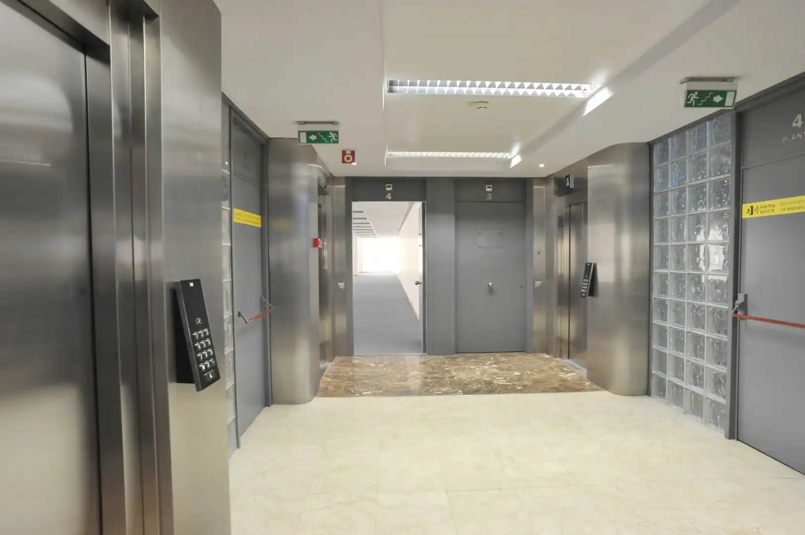 Ufficio con ascensore in affitto a Avinguda Baix Llobregat, imagen 19