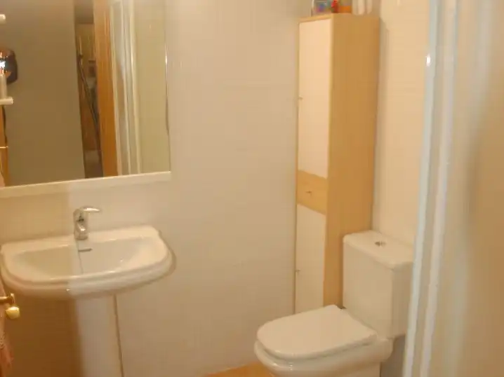 Baño de Piso en venta en L'Hospitalet de Llobregat con Aire acondicionado, Terraza y Balcón
