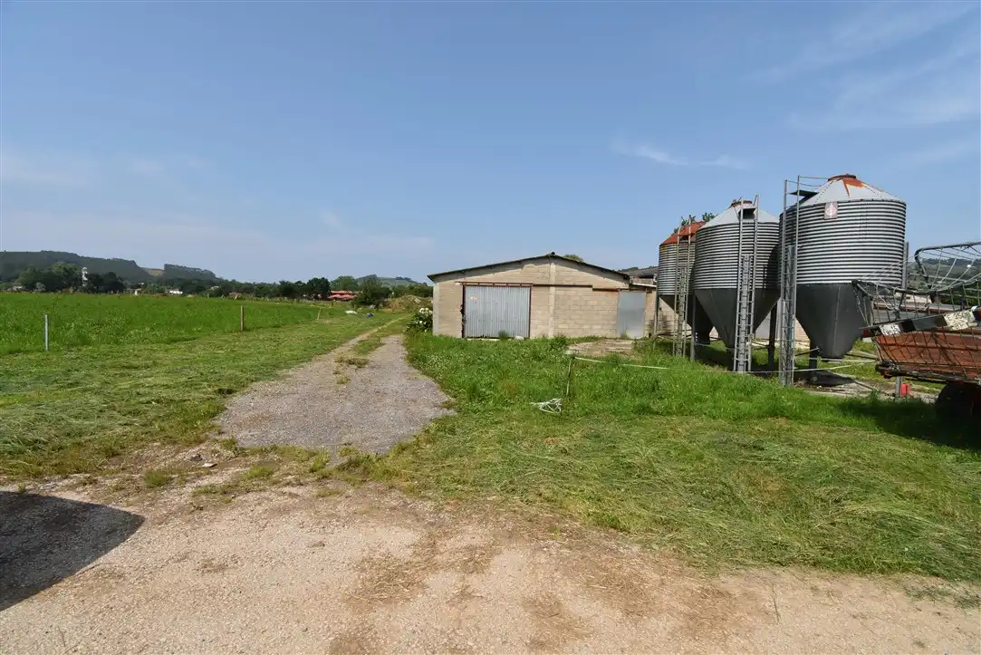 Industrial building for sale in Barrio Solorz, imagen 2