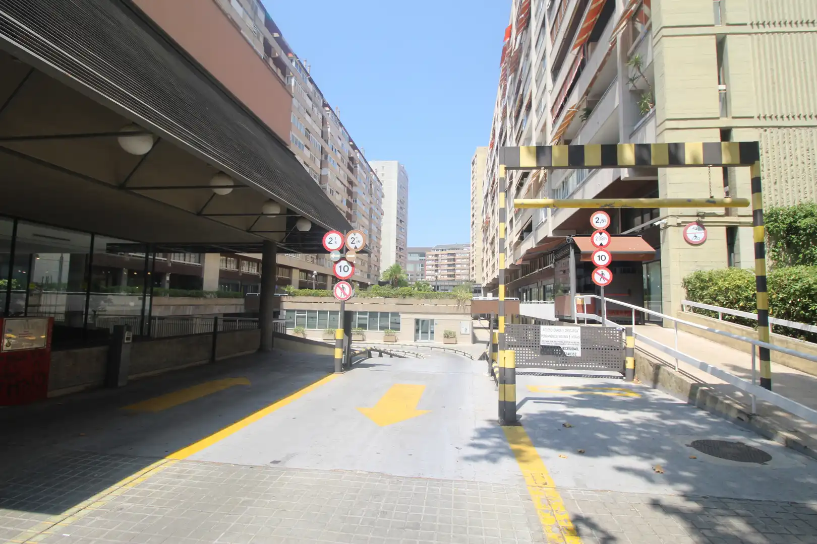Einzelparkplatz mit Aufzug zum Verkauf in Carrer de València 3, imagen 10