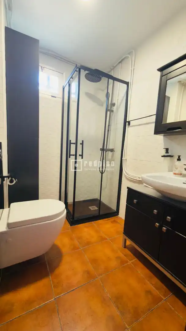Flat for sale in de Felipe de Diego, Palomeras Bajas
