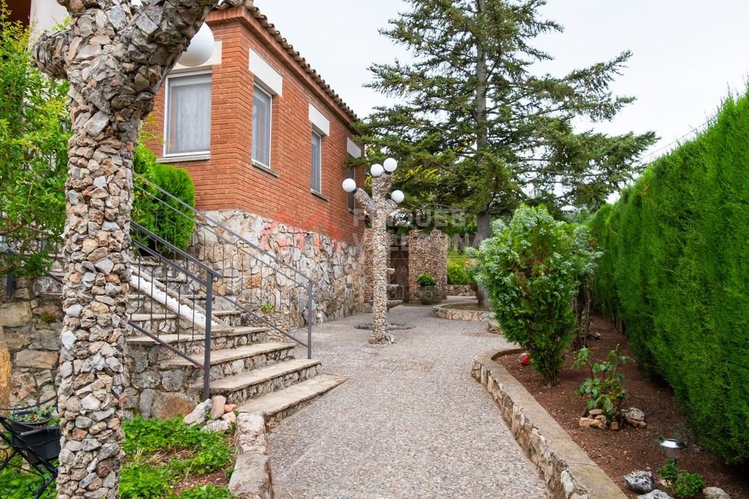Vista exterior de Casa o xalet en venda en La Torre de Claramunt amb Calefacció, Jardí privat i Terrassa