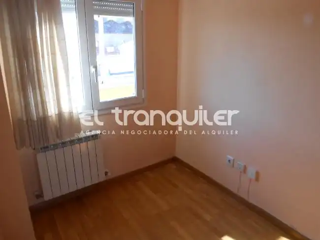 Schlafzimmer von Wohnung zum Verkauf in Madrid mit Klimaanlage, Abstellraum und Möbliert