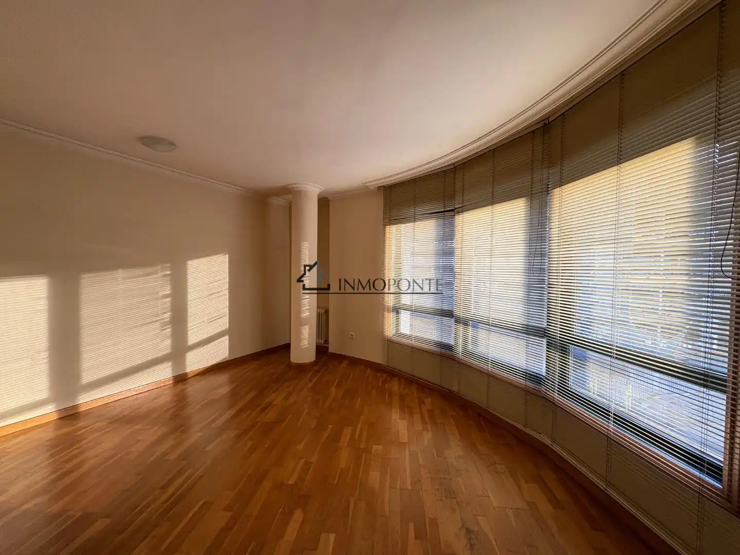 Schlafzimmer von Wohnung zum Verkauf in Pontevedra Capital 