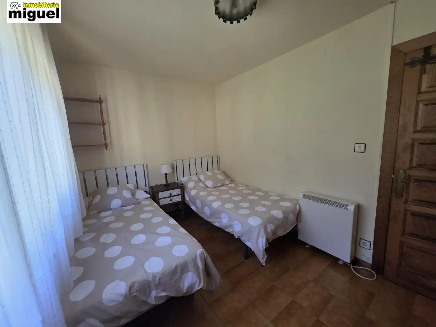 Dormitori de Casa o xalet en venda en Llanes amb Calefacció, Jardí privat i Terrassa
