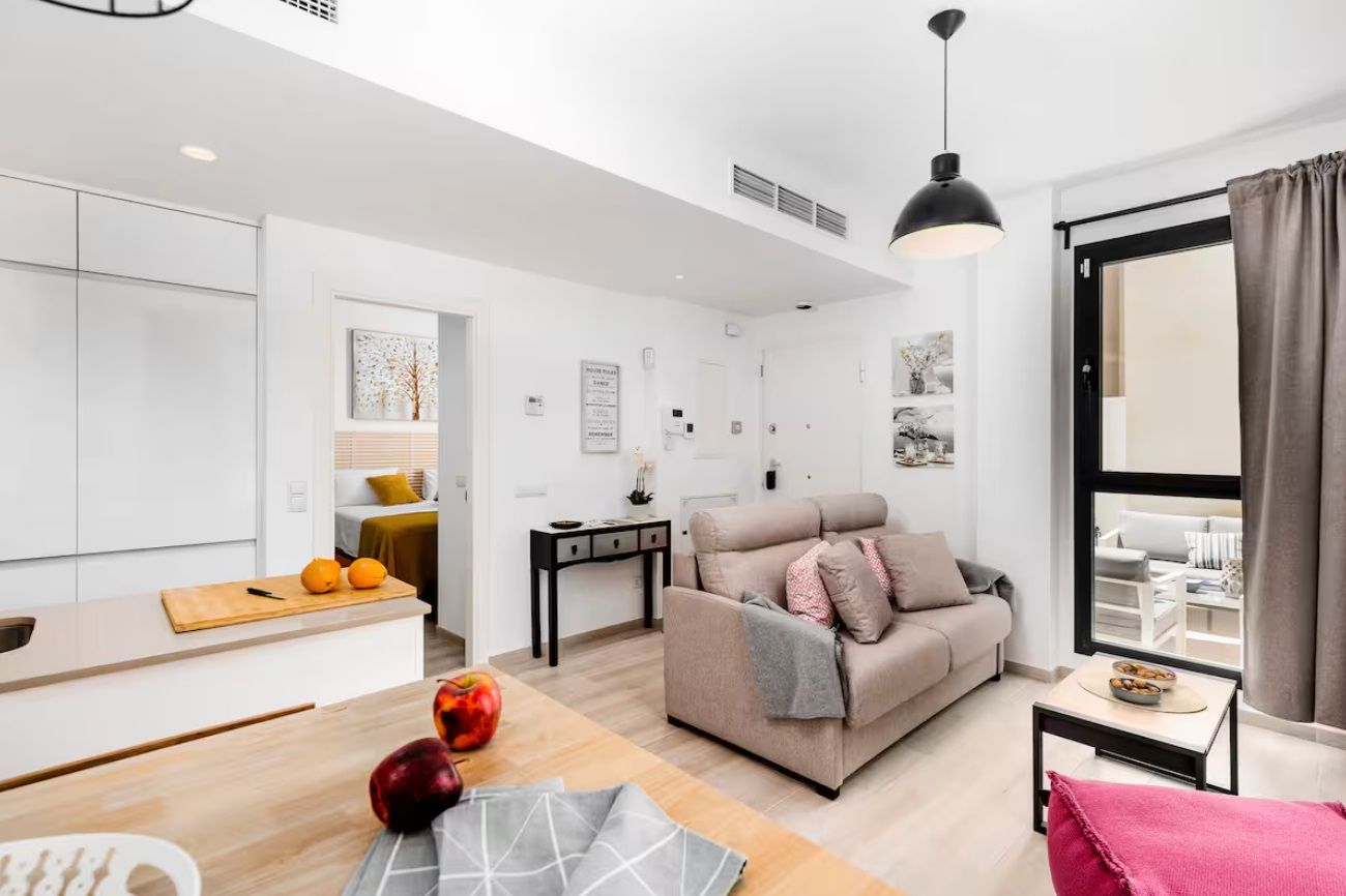 Living room of Apartment to rent in Málaga Capital  with Air Conditioner, Parquet flooring and Furnished