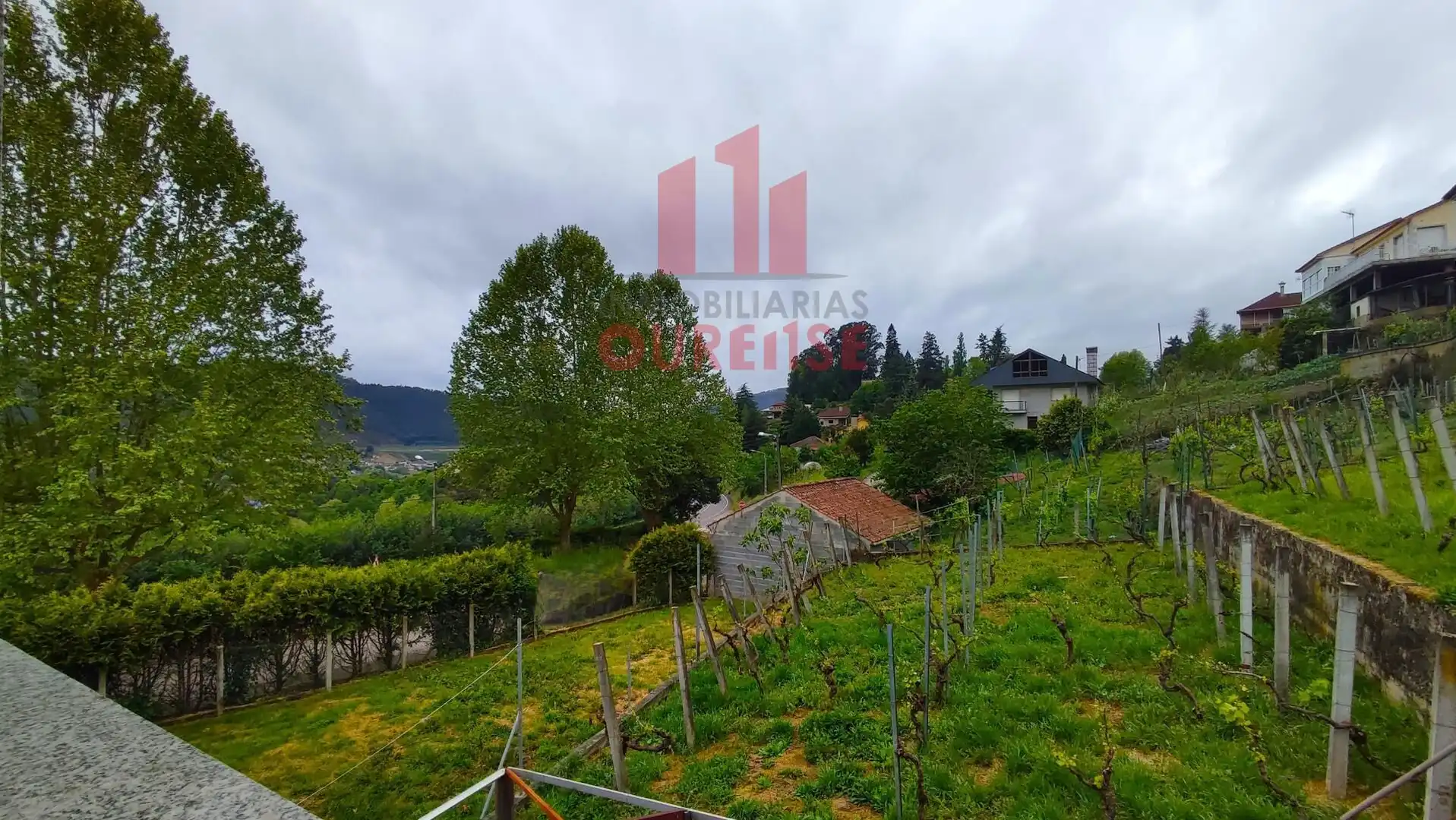 Casa o xalet en venda en Ourense Capital  amb Calefacció i Jardí privat