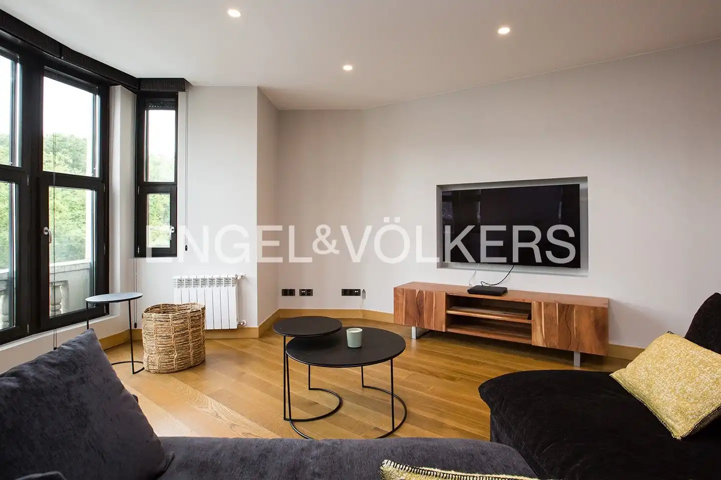 Sala de estar de Piso de alquiler en Bilbao  con Calefacción, Amueblado y Balcón