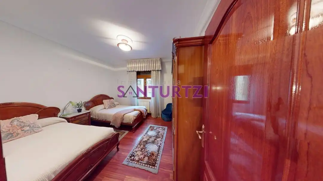 Bedroom of Flat for sale in Santurtzi   with Heating