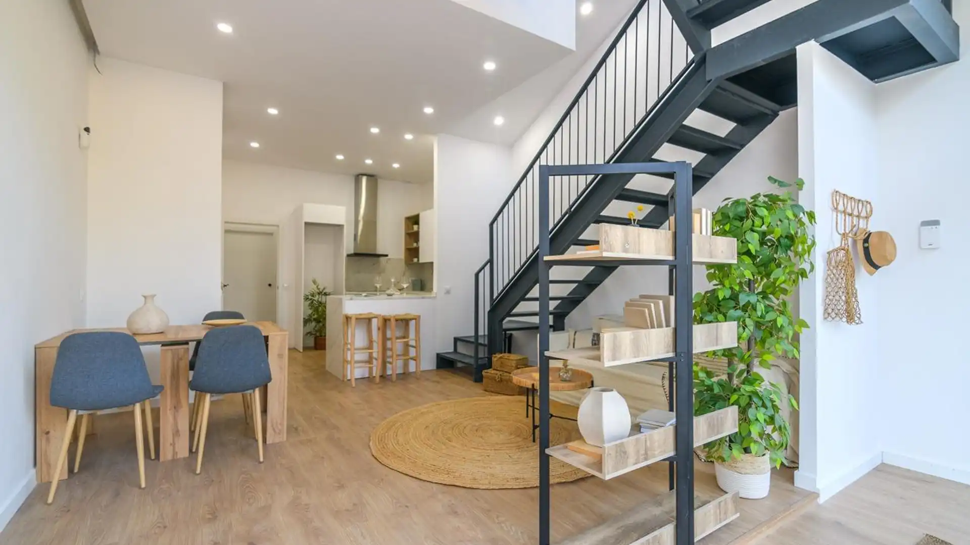 Duplex for sale in  Barcelona Capital  with Alarm