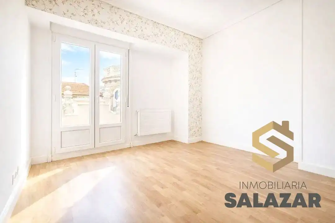 Wohnzimmer von Dachboden zum Verkauf in Bilbao  mit Heizung, Terrasse und Balkon