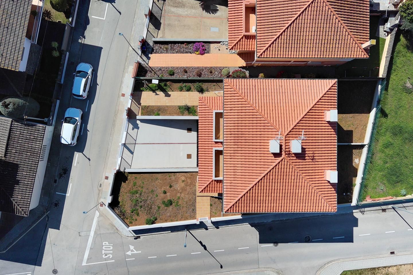 Vista exterior de Casa adosada en venda en Porqueres amb Aire condicionat i Jardí privat