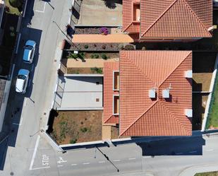 Vista exterior de Casa adosada en venda en Porqueres amb Aire condicionat i Jardí privat