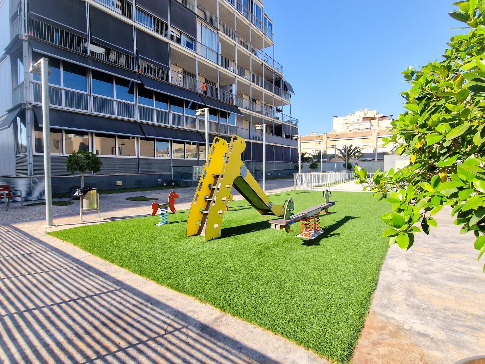 Terraza de Piso en venta en Elche / Elx con Aire acondicionado, Calefacción y Jardín privado