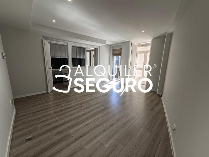 Bedroom of Flat to rent in  Madrid Capital  with Air Conditioner, Heating and Storage room