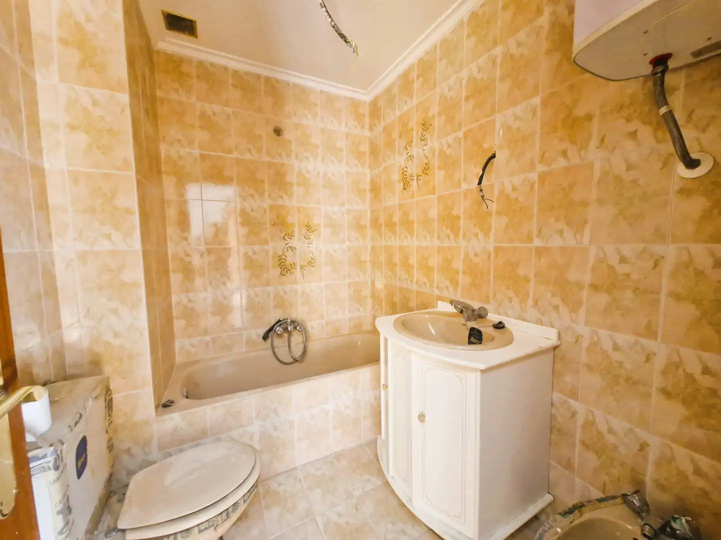 Badezimmer von Gebäude zum Verkauf in Corera