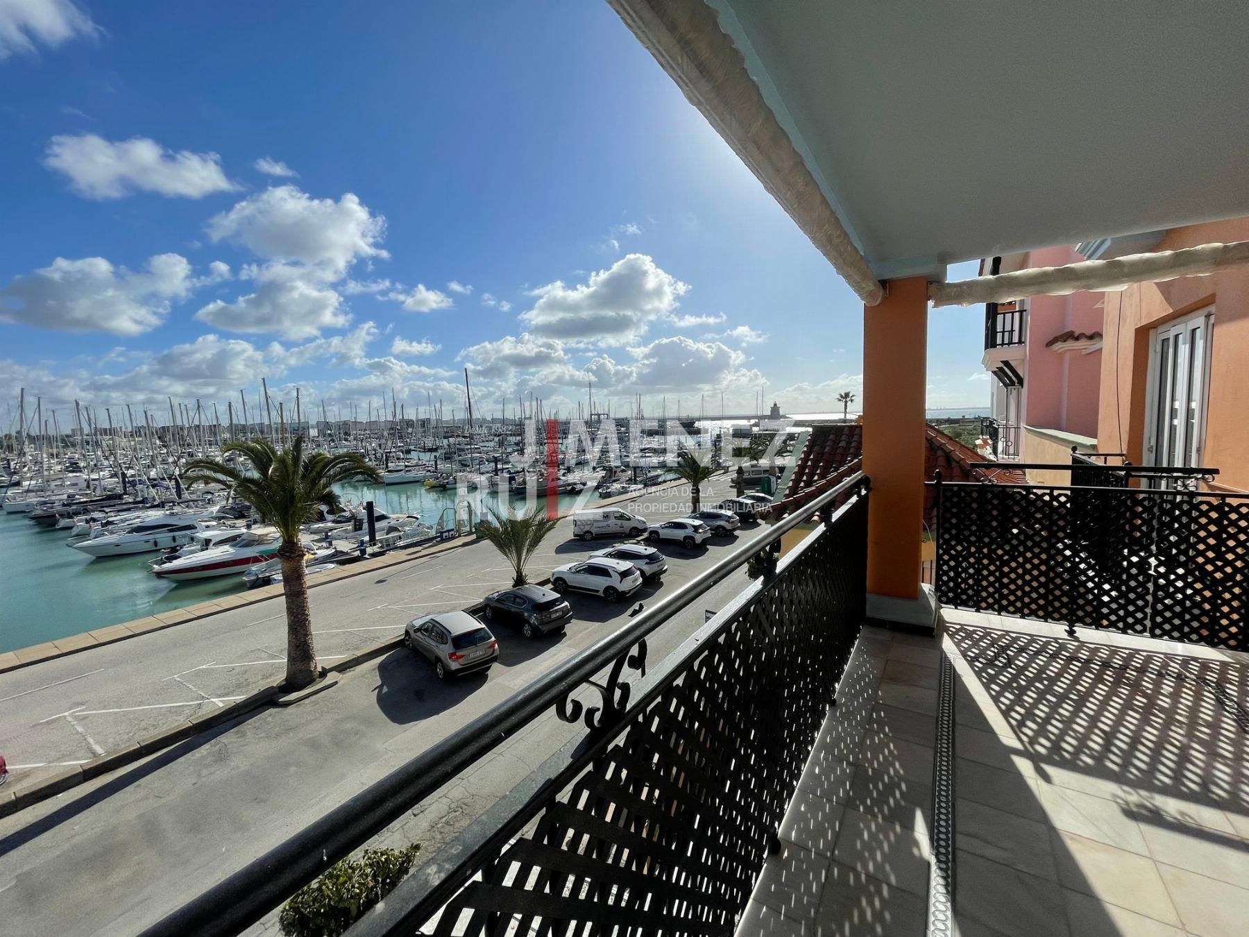 Vista exterior de Pis en venda en El Puerto de Santa María amb Terrassa