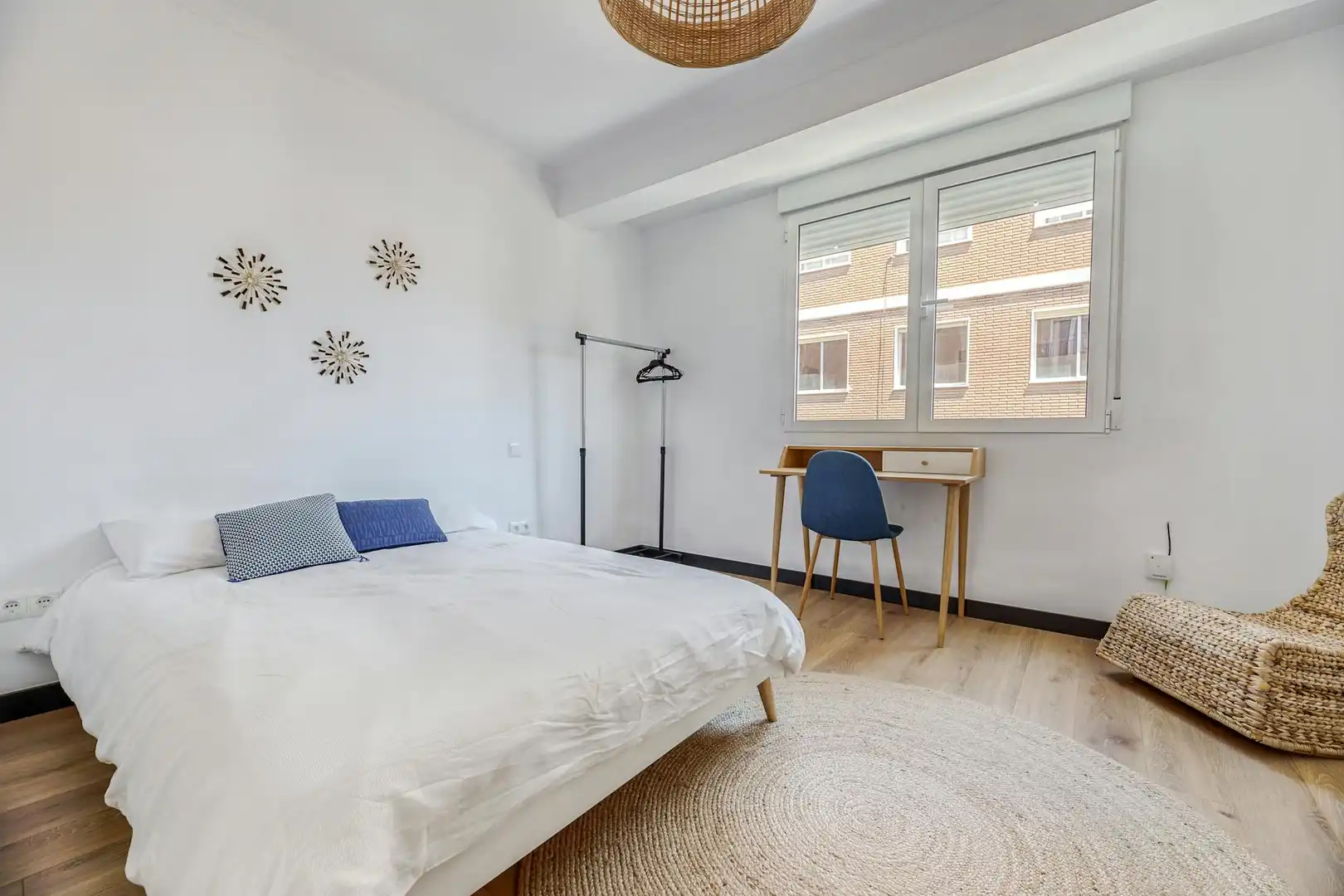Bedroom of Flat for share in Valencia  with Air Conditioner, Heating and Furnished