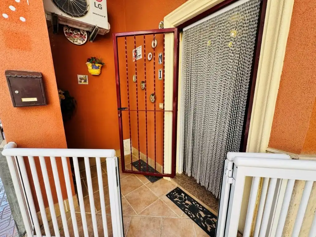 Ground floor for sale in Torrevieja  with Air Conditioner and Furnished