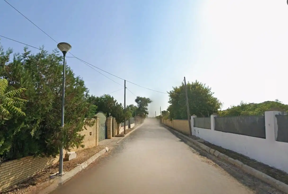 Casa adosada en venta en Carmona con Trastero y Piscina comunitaria