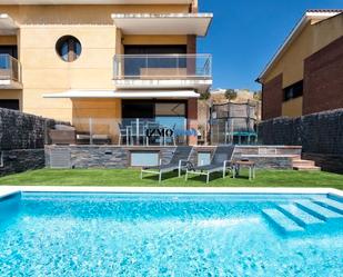 Swimming pool of Single-family semi-detached to rent in Sant Vicenç de Montalt  with Air Conditioner, Heating and Private garden