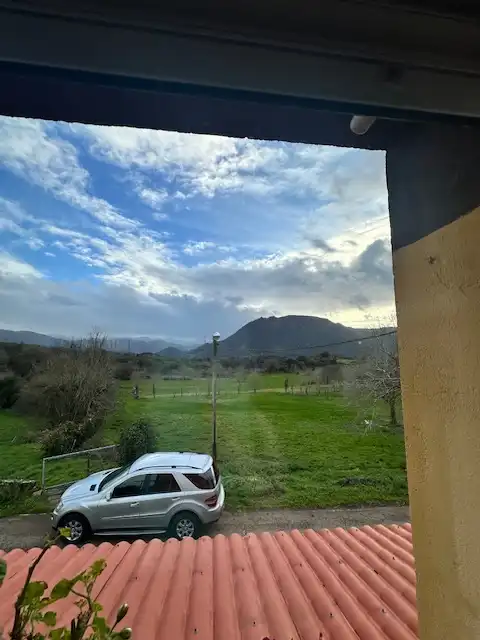 Vista exterior de Casa o chalet en venta en Salas con Jardín privado, Terraza y Amueblado
