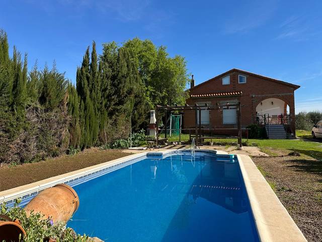 Finca rústica en Venta en Esparragalejo