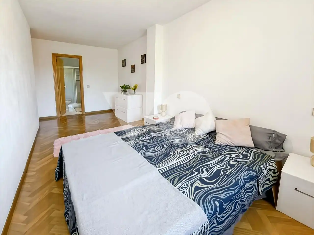 Bedroom of Flat for sale in Madrid  with Air Conditioner, Heating and Parquet flooring
