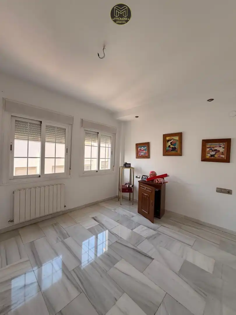 Casa amb terrassa en venda a Renfe - Bulevar 1ª y 2ª Fase, imagen 6
