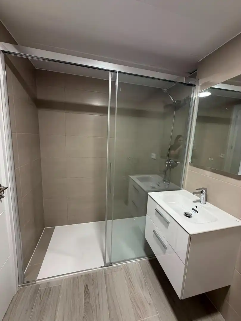 Bathroom of Flat for rent in Madrid  with Heating, Terrace and Storage room