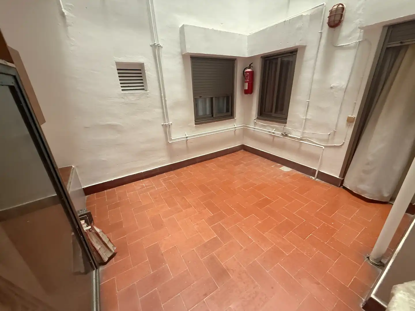 Wohnung zum Verkauf in Terrassa mit Klimaanlage, Heizung und Terrasse