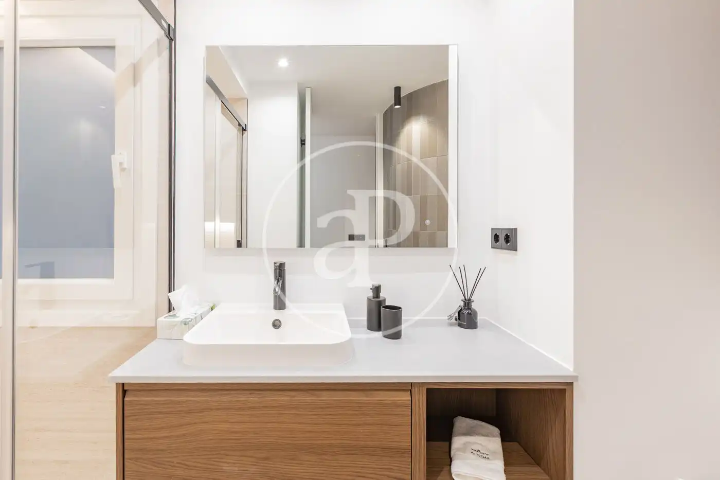 Baño de Piso en venta en Madrid con Aire acondicionado, Calefacción y Amueblado