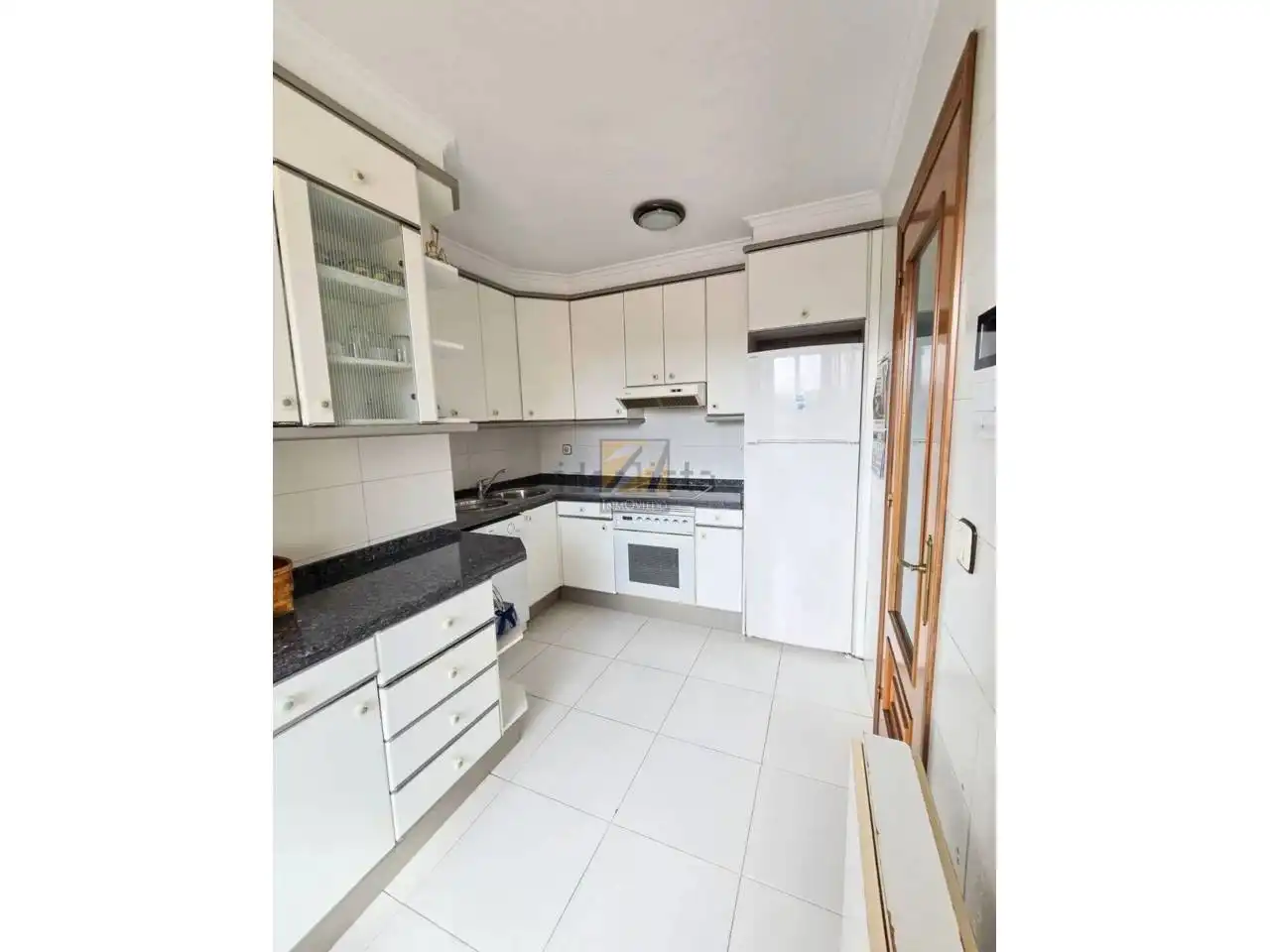 Cocina de Dúplex en venta en Oviedo  con Calefacción, Parquet y Terraza