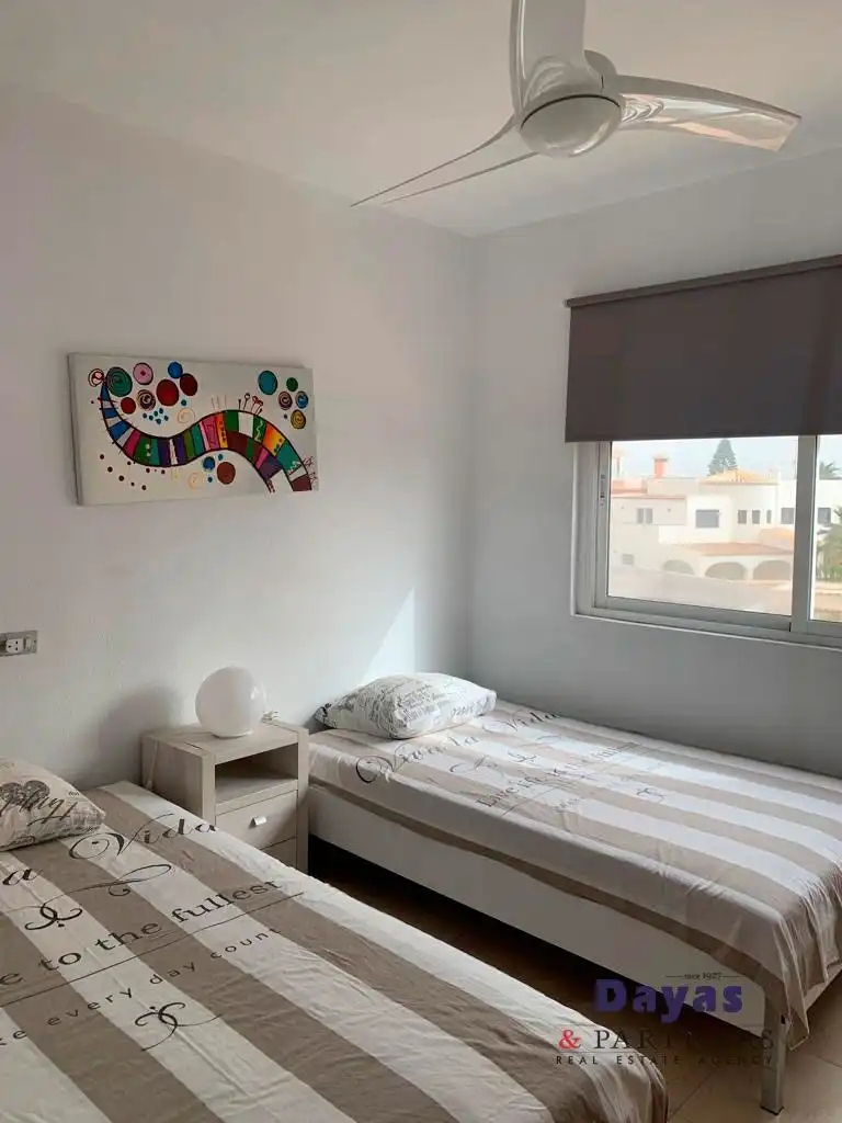 Dormitori de Casa o xalet en venda en Orihuela amb Aire condicionat, Terrassa i Moblat