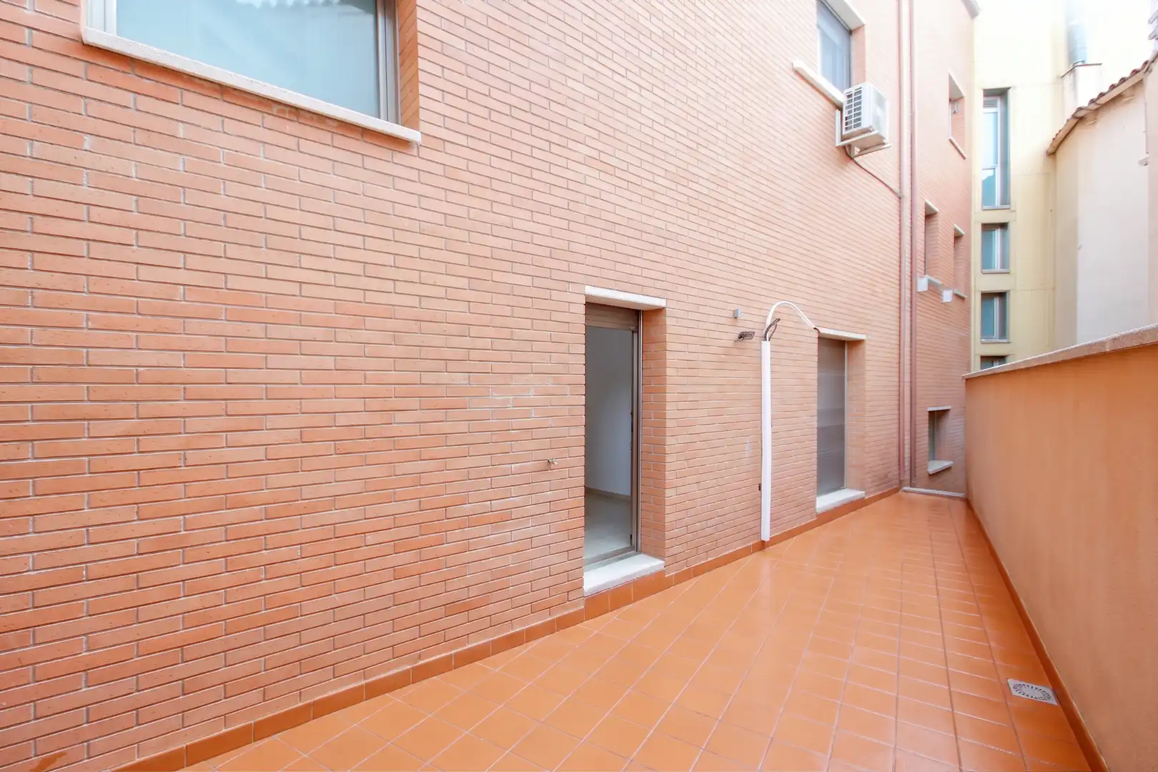 Außenansicht von Wohnung zum Verkauf in Manresa mit Heizung, Terrasse und Abstellraum