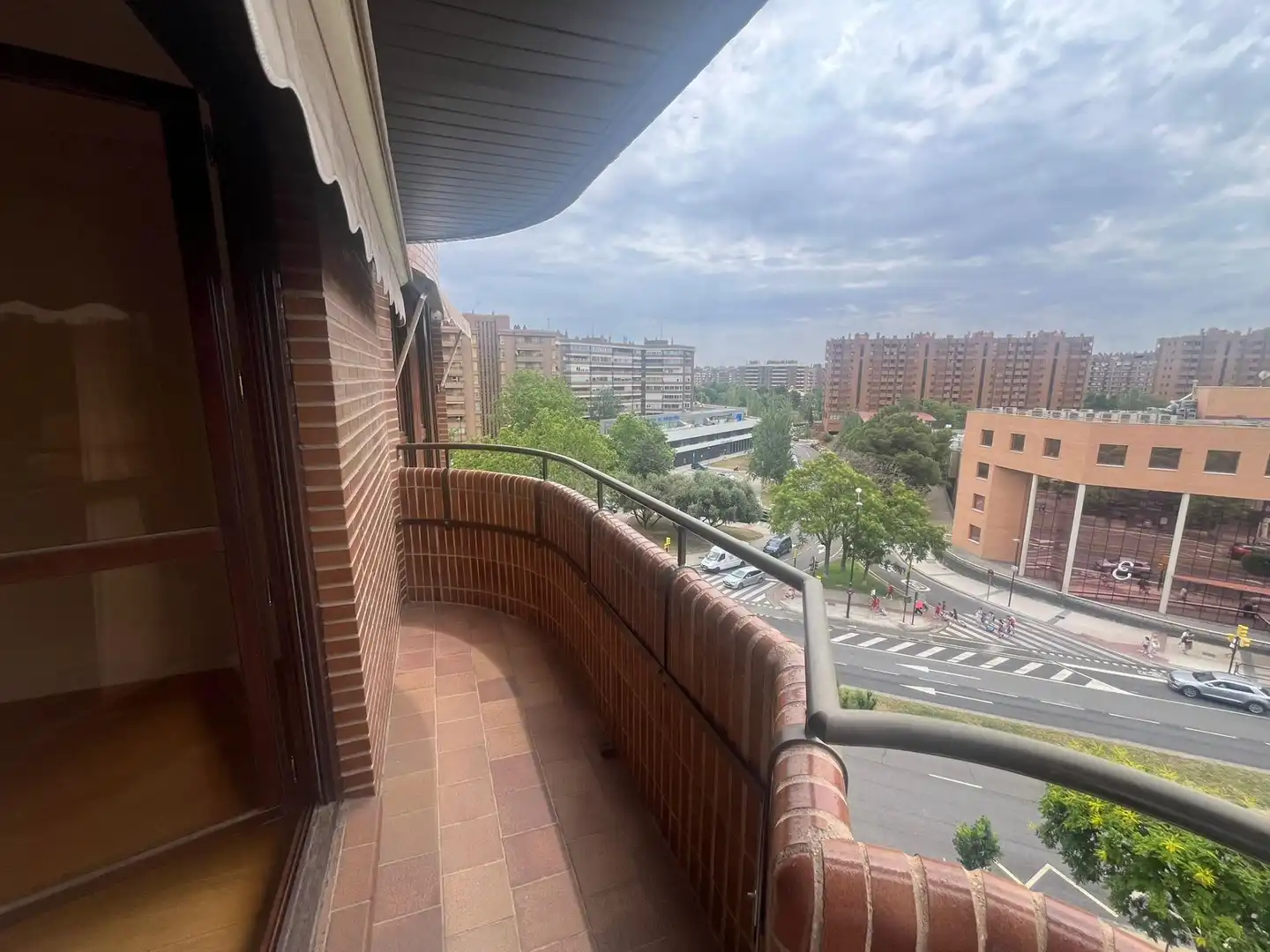 Vista exterior de Piso de alquiler en Zaragoza con Aire acondicionado, Calefacción y Parquet