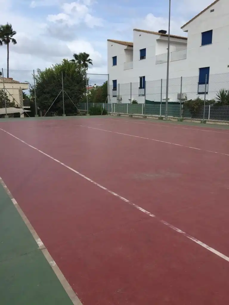 Aparcament de Casa adosada en venda en Almazora / Almassora amb Aire condicionat, Calefacció i Jardí privat