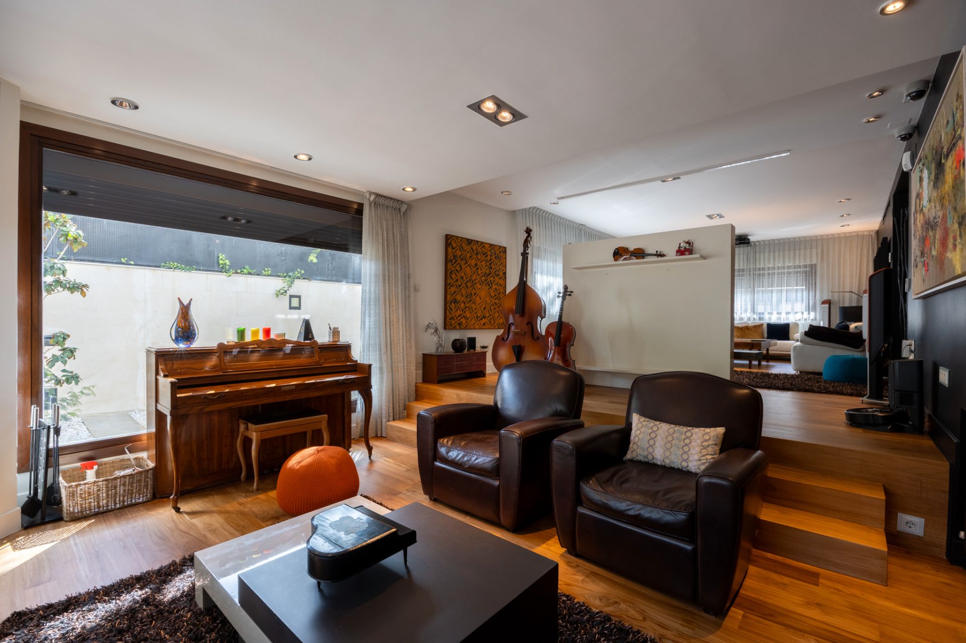 Sala d'estar de Casa o xalet en venda en  Madrid Capital amb Aire condicionat, Calefacció i Jardí privat