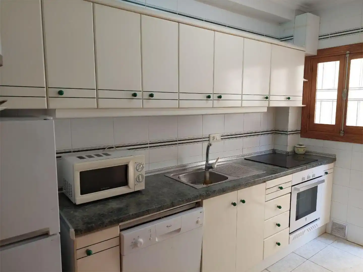Cuina de Casa o xalet en venda en La Manga del Mar Menor amb Piscina