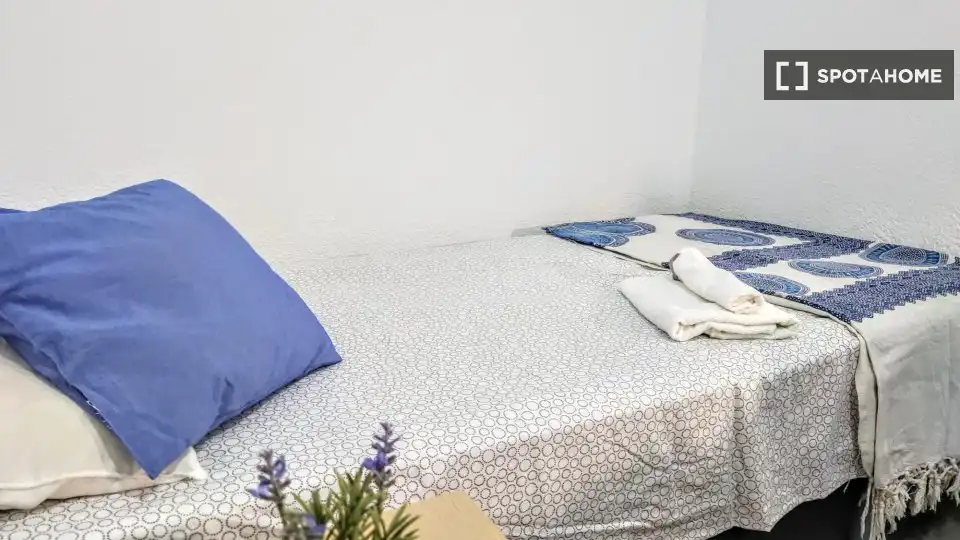 Habitación de Piso de alquiler en Burjassot con Aire acondicionado, Calefacción y Amueblado
