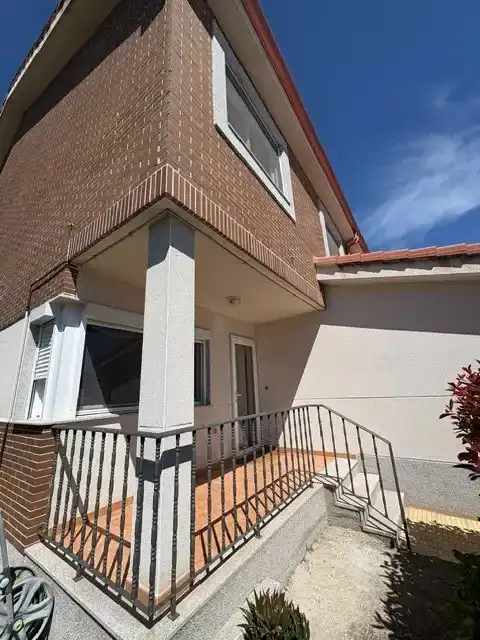 Vista exterior de Casa o chalet en venta en Boecillo con Calefacción, Parquet y Trastero