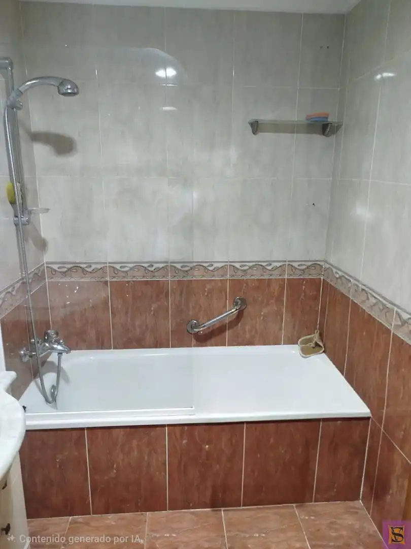 Bany de Pis en venda en La Pobla de Vallbona amb Aire condicionat, Moblat i Balcó